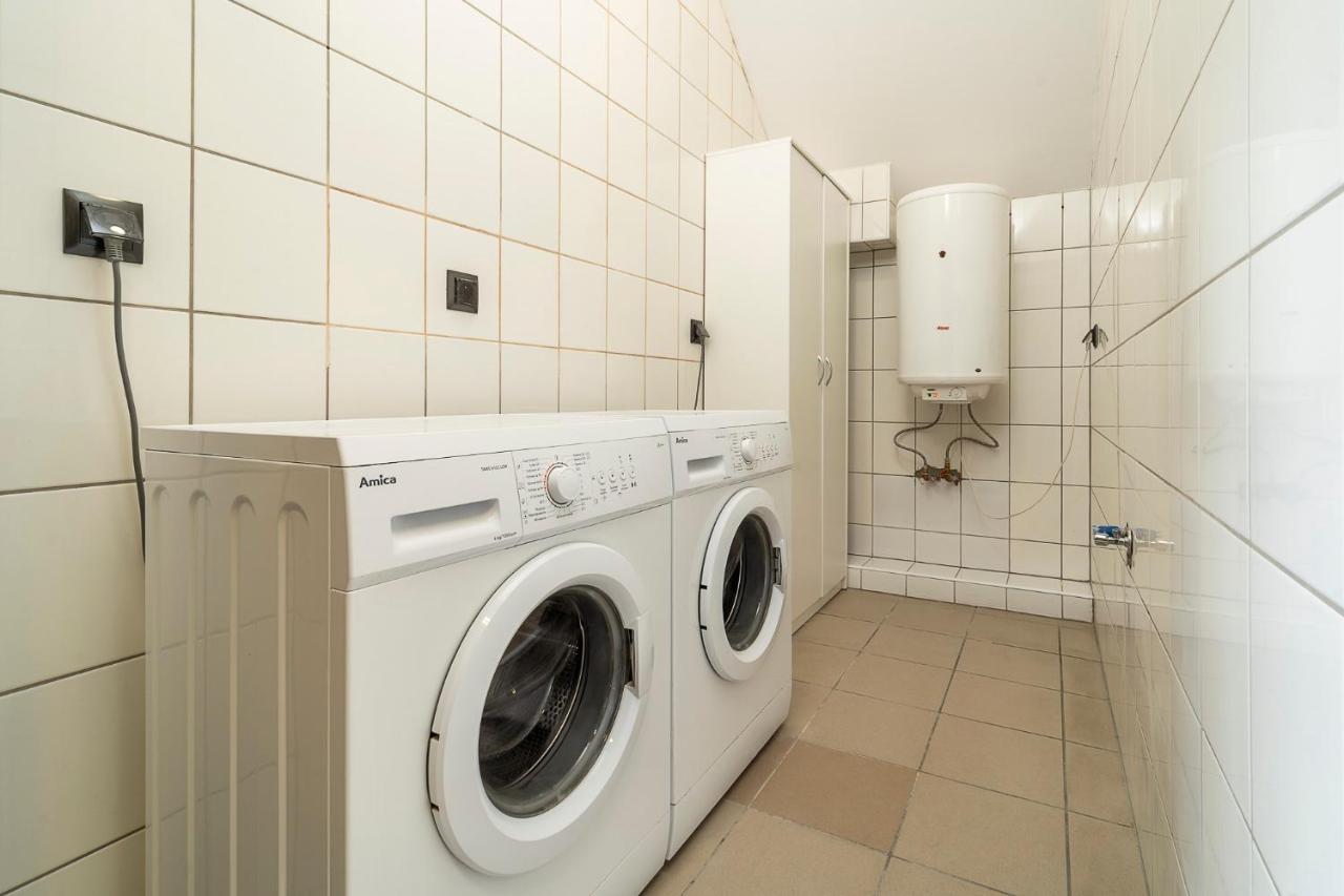 Gems Hostel Głogów Esterno foto