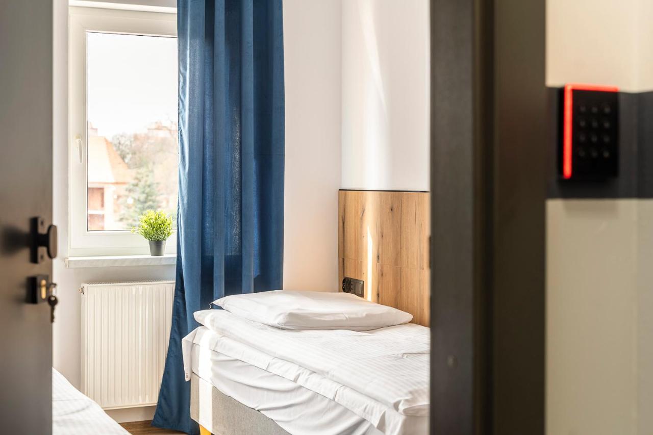 Gems Hostel Głogów Esterno foto