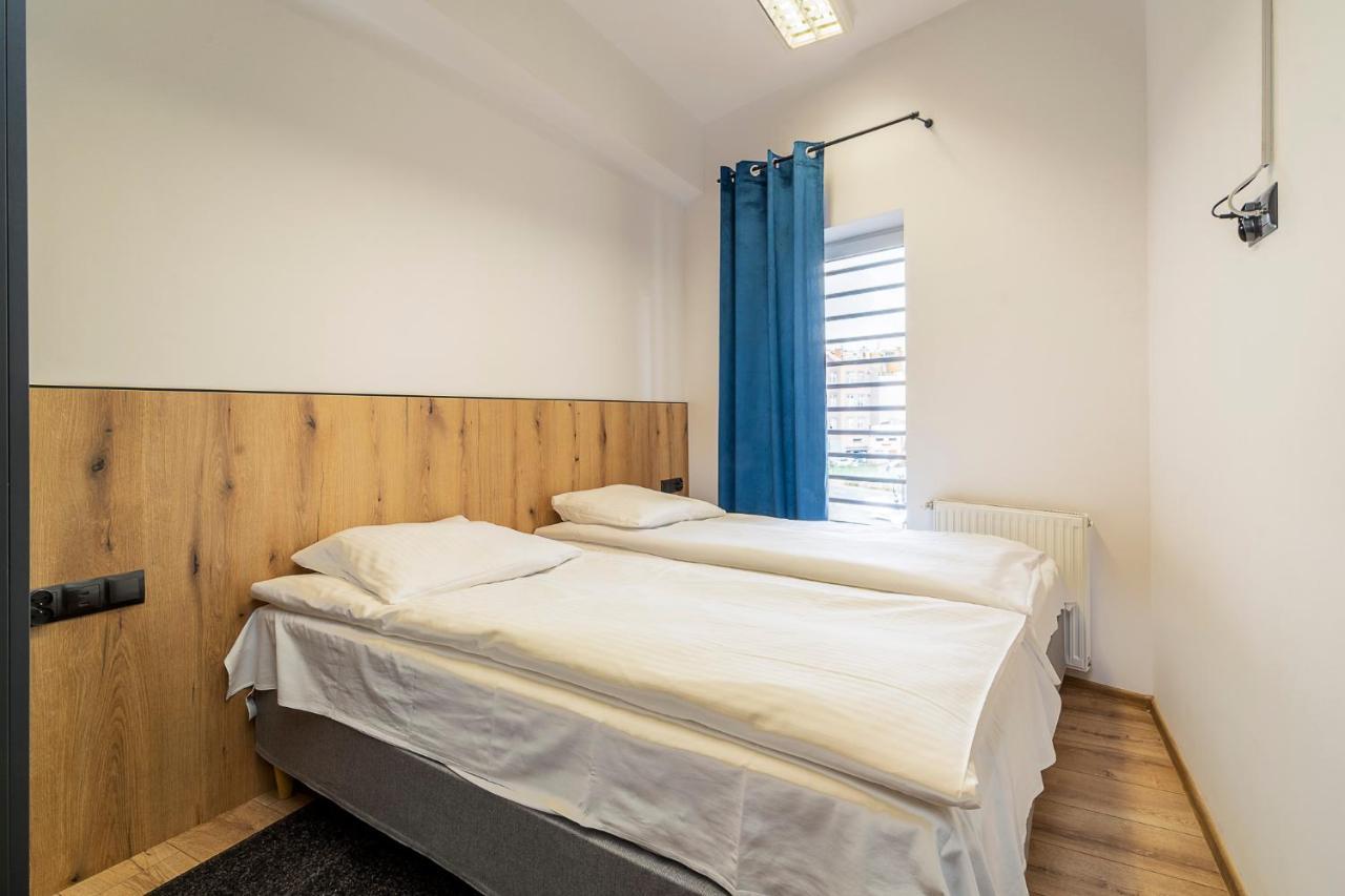 Gems Hostel Głogów Esterno foto