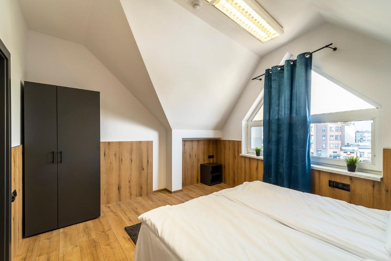 Gems Hostel Głogów Esterno foto