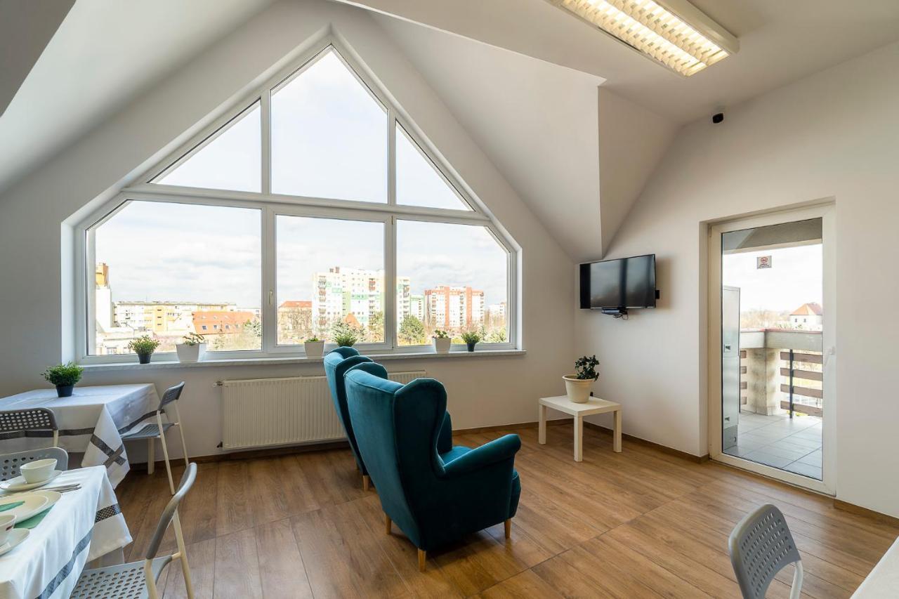 Gems Hostel Głogów Esterno foto