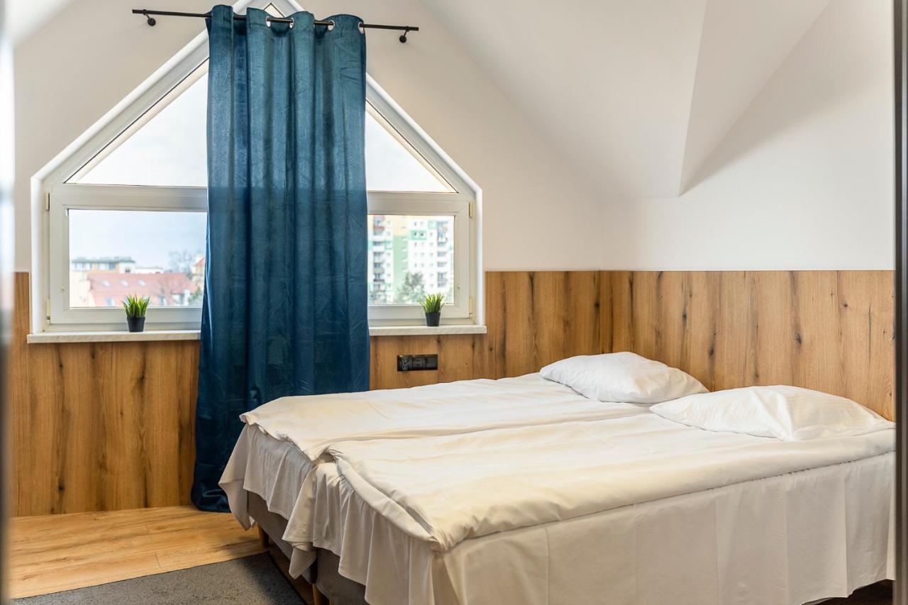Gems Hostel Głogów Esterno foto
