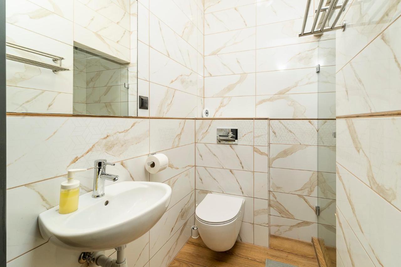 Gems Hostel Głogów Esterno foto