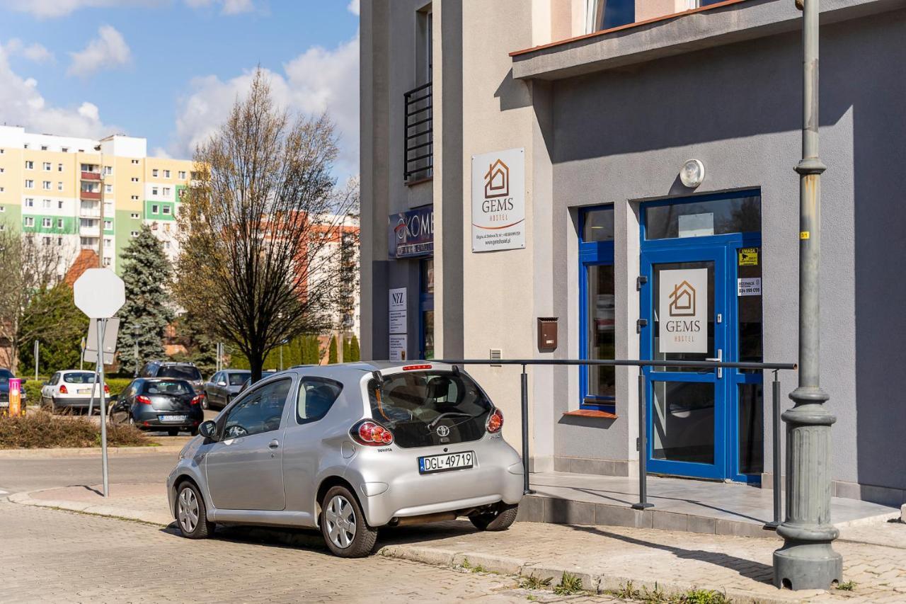 Gems Hostel Głogów Esterno foto